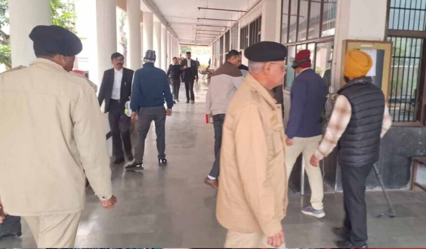 पंचकूला कोर्ट को बम से उड़ाने की धमकी, पुलिस ने परिसर को खाली कराया और सुरक्षा ब