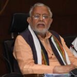 वित्त मंत्री सुरेश खन्ना ने विधानसभा में रखी आर्थिक सर्वेक्षण रिपोर्ट, प्रस्तुत