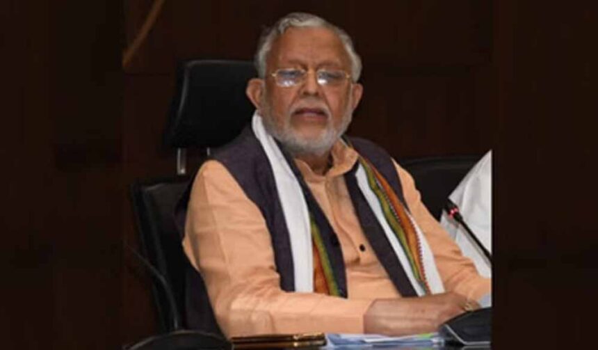 वित्त मंत्री सुरेश खन्ना ने विधानसभा में रखी आर्थिक सर्वेक्षण रिपोर्ट, प्रस्तुत