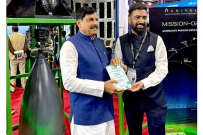 मुख्यमंत्री डॉ. यादव पहुंचे NeevCloud स्टॉल पर, AI समिट में स्टार्टअप्स को मिला
