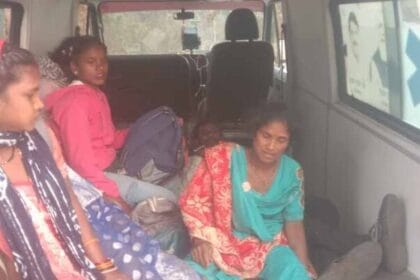 शारदा घाट अखड़ार के पास हुआ सड़क हादसा