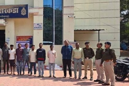 कांम्बिंग गश्त में 126 वारंटी और 11 फरार आरोपी पकड़े