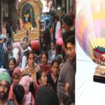 हिसार में 20 फीट ऊंचे शिवलिंग पर हॉट एयर बैलून से पुष्प वर्षा