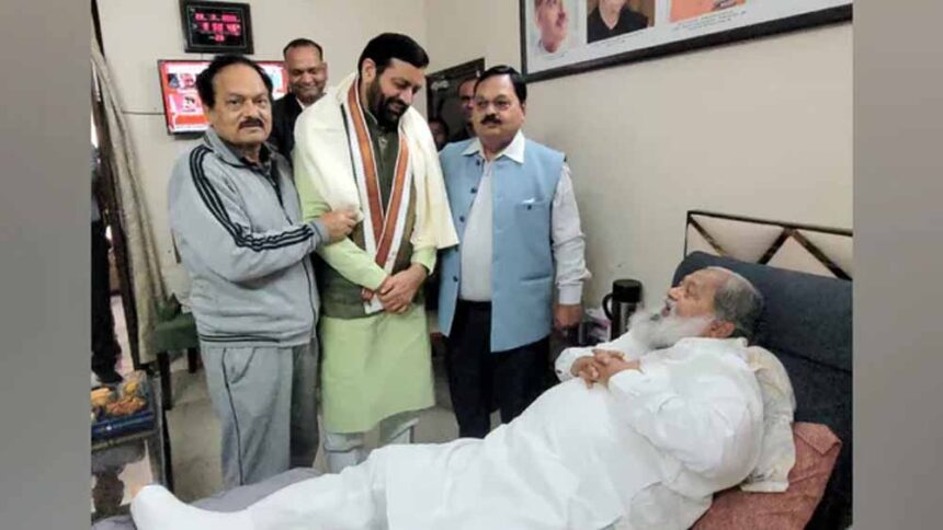 CM नायब सैनी ने मंत्री अनिज विज के घर पहुंचकर जाना हाल चाल