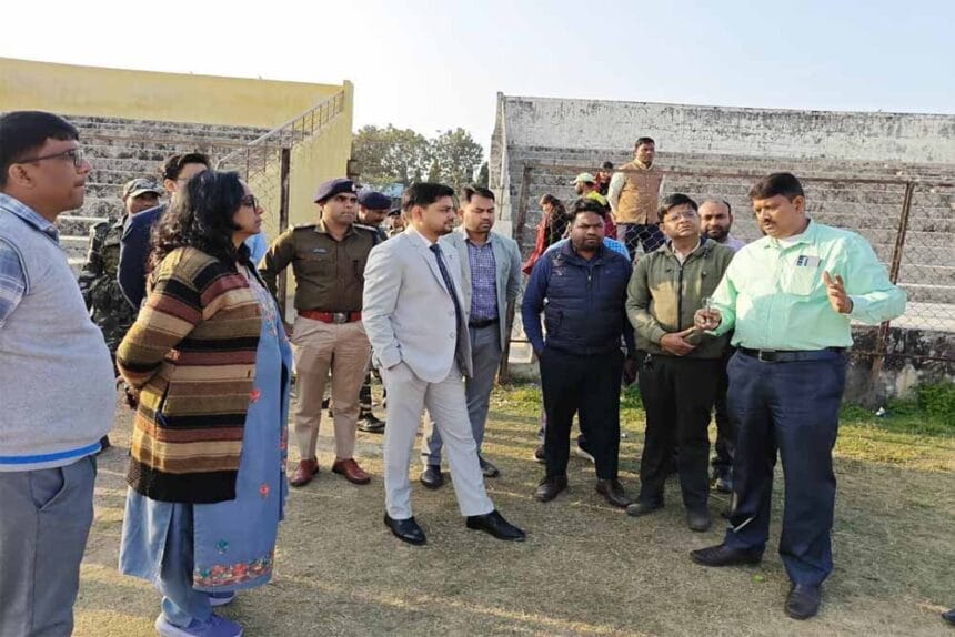 धनबाद के डीसी-एसपी ने डिस्पैच और रिसीविंग सेंटर का किया निरीक्षण