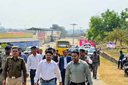 धनबाद नगर निगम चुनाव में बूथों पर पुलिस-प्रशासन ने की कड़ी सुरक्षा व्यवस्था