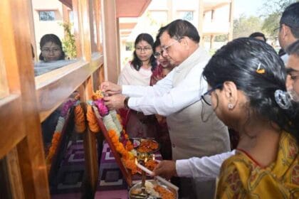 छात्रों को प्रोत्साहन: स्वामी आत्मानंद उत्कृष्ट हिंदी विद्यालय एनसीडीसी के 68 वि