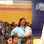 परीक्षा से डरकर नहीं, डटकर आगे बढ़िए