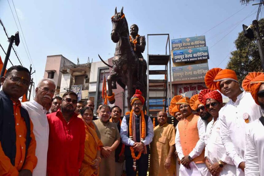 राज्यपाल श्री डेका ने शिवाजी महाराज की जयंती पर अर्पित की श्रद्धांजलि, उनके आदर्