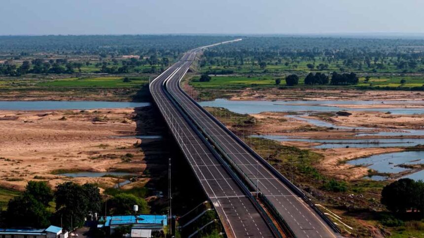 स्थापना दिवस पर विशेष रिपोर्ट: बदलाव की राह पर अर्थव्यवस्था और विकास