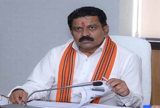 ताम्रध्वज साहू के बयान पर भड़के विजय शर्मा, कहा– नक्सलियों के खिलाफ कदमों में भी