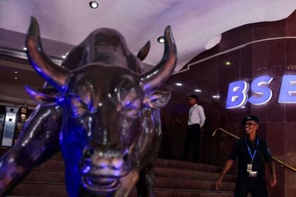 कीमती धातुओं में भूचाल: चांदी सस्ती, सोना लुढ़का और बाजार में हलचल