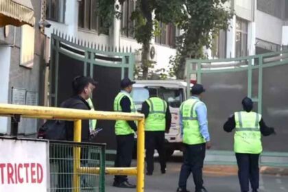 धमकी भरे ई-मेल से दहली राजधानी, दो स्कूलों में बम की सूचना पर बढ़ाई गई सुरक्षा