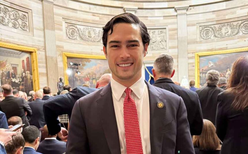 अमेरिकी सांसद का विवादित बयान: डलास में मस्जिदें देख बोले– ‘ये अमेरिका है या पाक