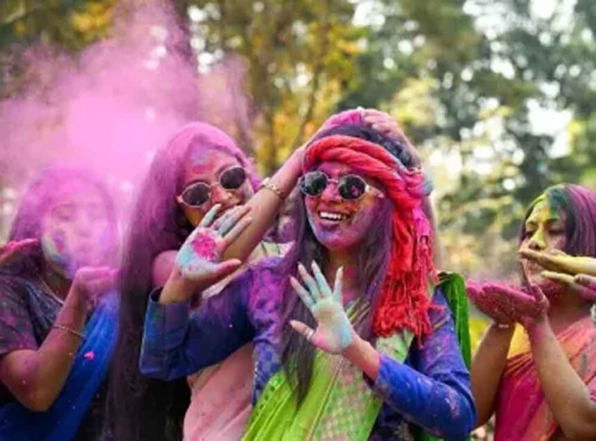 होली पर लंबा वीकेंड! UP में 3 दिन की छुट्टी, देखें दिल्ली, हरियाणा और पंजाब में 1 होली पर लंबा वीकेंड! UP में 3 दिन की छुट्टी, देखें दिल्ली, हरियाणा और पंजाब में