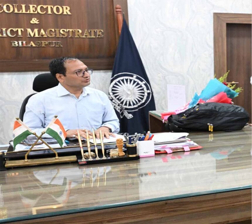 कलेक्टर के जनदर्शन में समस्याओं के निराकरण के दिए निर्देश