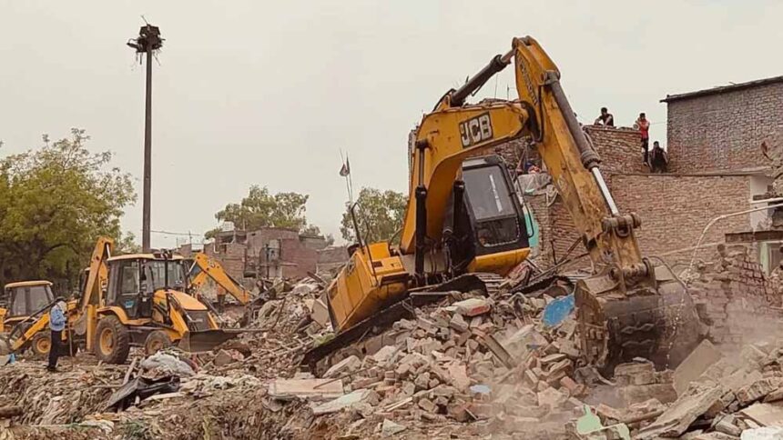 एमवाय अस्पताल के पास 20 हजार वर्गफीट सरकारी जमीन से अतिक्रमण हटाने की बड़ी कार्र