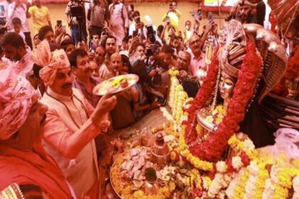 मुख्यमंत्री डॉ. यादव ने भोपाल के प्राचीन बड़वाले महादेव मंदिर पहुंचकर की पूजा-अर