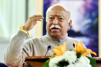 जनसंख्या संतुलन पर मोहन भागवत की चिंता, हिंदू समाज से कम से कम तीन बच्चे पैदा कर