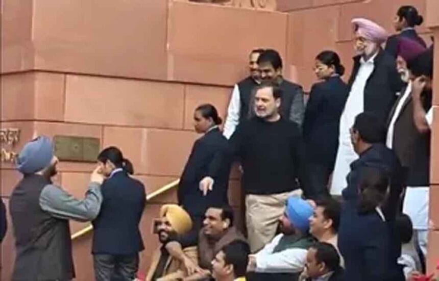 दल-बदल पर गरमाई सियासत: BJP जॉइन करने वाले मंत्री को राहुल गांधी ने कहा ‘गद्दार’