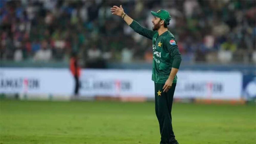 क्या बदलने वाली है कप्तानी? अफरीदी ने शादाब को बताया भविष्य का लीडर, सलमान अली प 1 क्या बदलने वाली है कप्तानी? अफरीदी ने शादाब को बताया भविष्य का लीडर, सलमान अली प