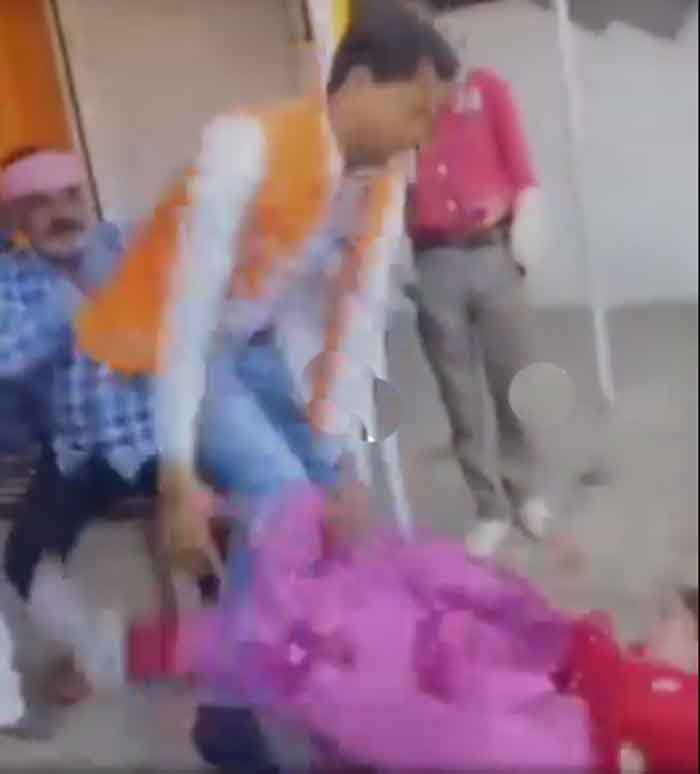 हिंसक वारदात का शिकार हुई महिला, सीधी में लाठी-घूंसे से हुई दरिंदगी