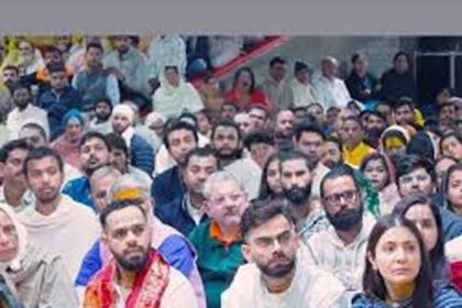 सादगी ने जीता दिल: Virat Kohli और Anushka Sharma ने Premanand Maharaj संग बिताया