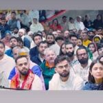 सादगी ने जीता दिल: Virat Kohli और Anushka Sharma ने Premanand Maharaj संग बिताया