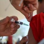 वैक्सीन साइड इफेक्ट्स पर पीड़ितों को मिले मुआवजा, सुप्रीम कोर्ट ने सरकार को दिया