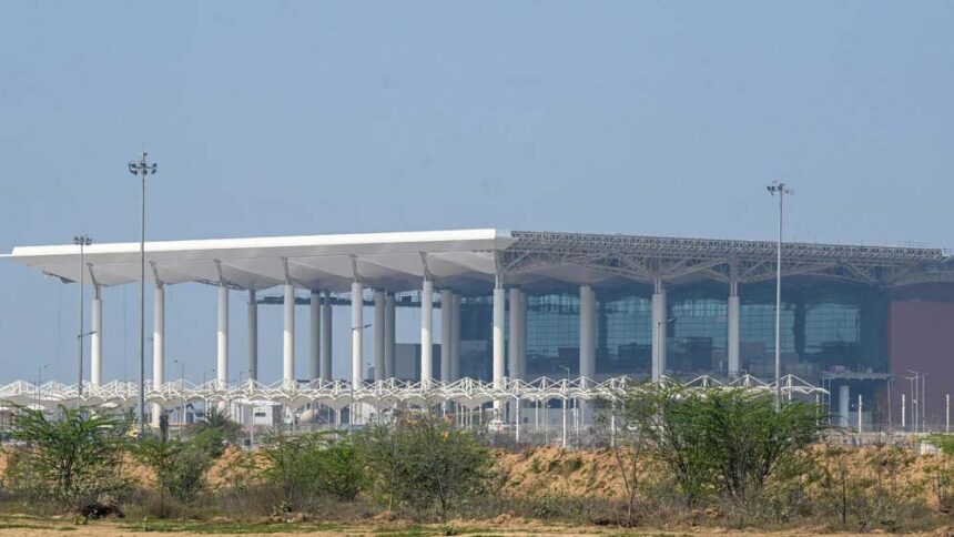 नोएडा इंटरनेशनल एयरपोर्ट का पहला फेज: एक रनवे के साथ होगी शुरुआत