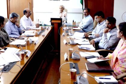 गैस सिलेंडर आपूर्ति व्यवस्था पर मुख्य सचिव ने कलेक्टरों के साथ की अहम बैठक