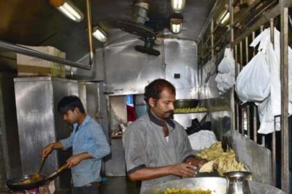 LPG संकट के बीच IRCTC की तैयारी: ट्रेनों में इंडक्शन व रेडी-टू-ईट फूड की वैकल्पि