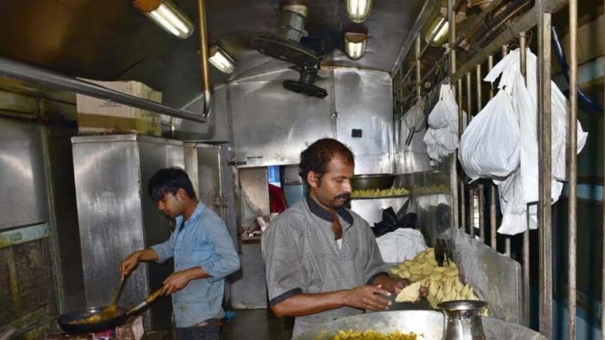 LPG संकट के बीच IRCTC की तैयारी: ट्रेनों में इंडक्शन व रेडी-टू-ईट फूड की वैकल्पि