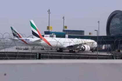 दुबई एयरपोर्ट पर ईरान युद्ध के बीच धुंआ, भारत से जा रहे विमान को बीच रास्ते में