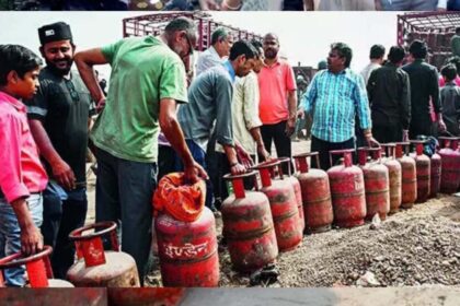 LPG की किल्लत से CG में परेशानी, एजेंसियों में लंबी लाइनें, लोग बोले- “घंटों धूप