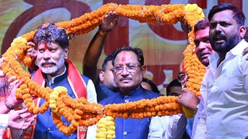 समरसता का संदेश देते हुए मुख्यमंत्री विष्णु देव साय ने होली मिलन समारोह में भाग