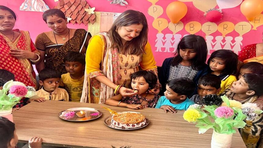 आंगनबाड़ी केंद्रों में न्योता भोज कार्यक्रम: पोषण, शिक्षा और जनभागीदारी का व्याप