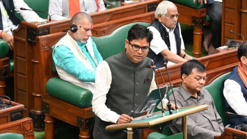 वित्त मंत्री चौधरी द्वारा प्रस्तुत छत्तीसगढ़ गृह निर्माण मंडल (संशोधन) विधेयक 20