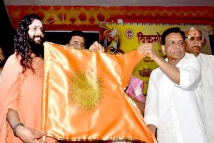 उप मुख्यमंत्री देवड़ा ने पशुपतिनाथ मंदिर में सूर्य उपासना कर ब्रह्मध्वज की स्थाप