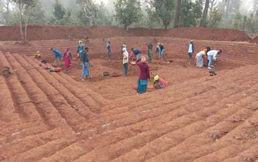 उत्तर बस्तर कांकेर में जल संरक्षण और आजीविका पर कार्य करने वाली महिलाओं ने साझा