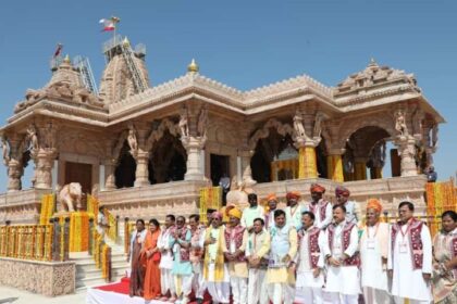 मुख्यमंत्री डॉ. यादव और कैबिनेट मंत्रियों ने भीलट देव से समृद्धि की कामना, निमाड़