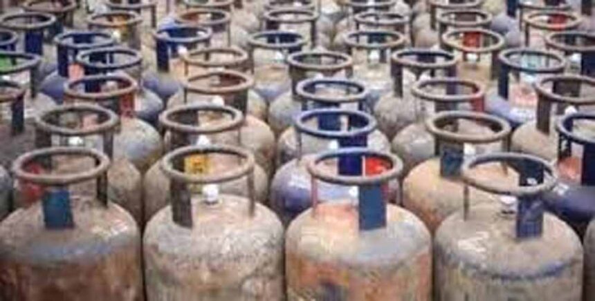 मुंबई में LPG किल्लत से बढ़ी चिंता: कमर्शियल सिलेंडर की सप्लाई रुकी, डीलर्स ने ब