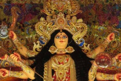 नवरात्रि से पहले कर लें ये जरूरी सफाई: इन 5 चीजों को घर में रखने से रूठ जाती हैं