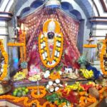 रात के सन्नाटे में गूंजती घंटियां—मैहर माता मंदिर की अनसुनी कहानी