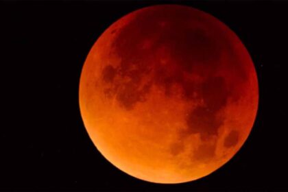 आज शाम 6 बजकर 20 मिनट पर शुरू होगा चंद्र ग्रहण, थोड़े समय के लिए दिखेगा प्रभाव