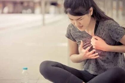हार्ट अटैक: महिलाओं में दिखते हैं अलग संकेत, जिन्हें नज़रअंदाज़ करना पड़ सकता है