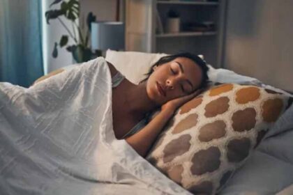 महिलाओं को क्यों चाहिए पुरुषों से ज्यादा नींद? वैज्ञानिक कारण जानकर चौंक जाएंगे