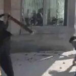 कराची में उग्र प्रदर्शन: खामेनेई की मौत पर अमेरिकी दूतावास के बाहर पुलिस से झड़प