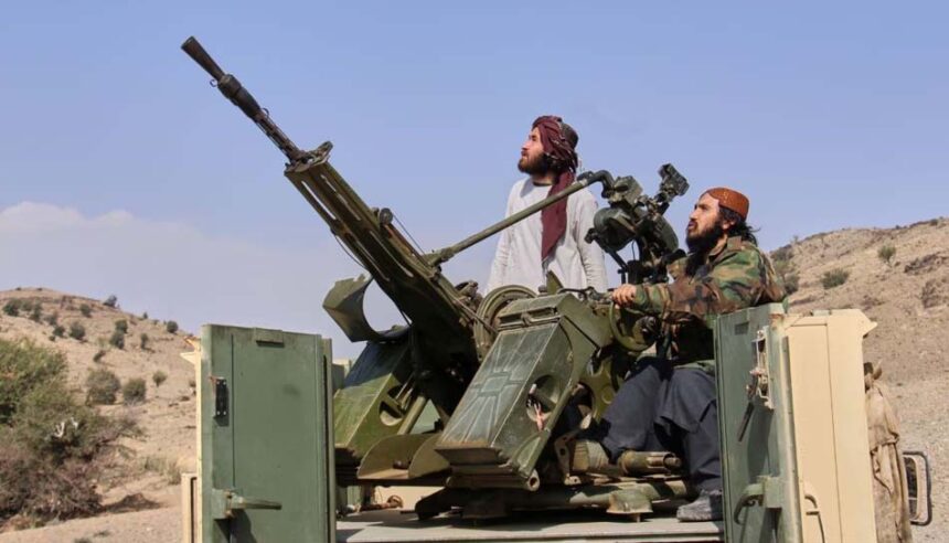 पाकिस्तान पर तालिबान का जोरदार वार, डूरंड लाइन पर दो और पोस्ट कब्जे में, युद्ध म