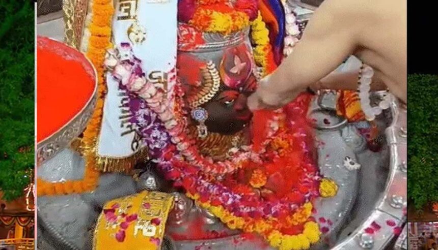 महाकाल नगरी में रंगों का जश्न, शिव-पार्वती के साथ थिरके पंडे-पुजारी और भक्त